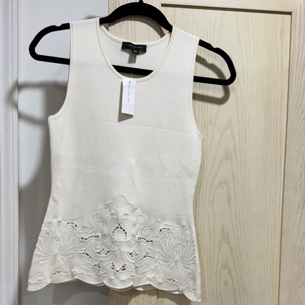 Elegant Cream Sleeveless Top with Floral Lace